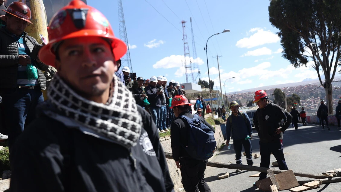 Bolivia, scontri a La Paz: i minatori chiedono le dimissioni del presidente Paz