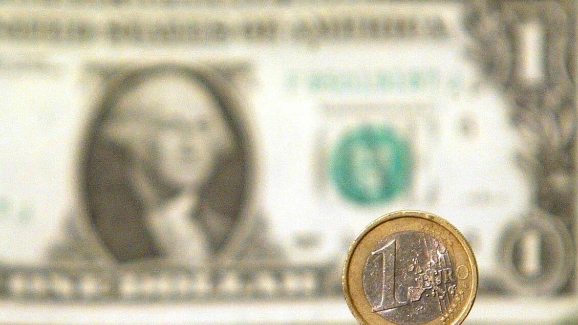 L'euro in rialzo sul dollaro in avvio, sale a 1,1609