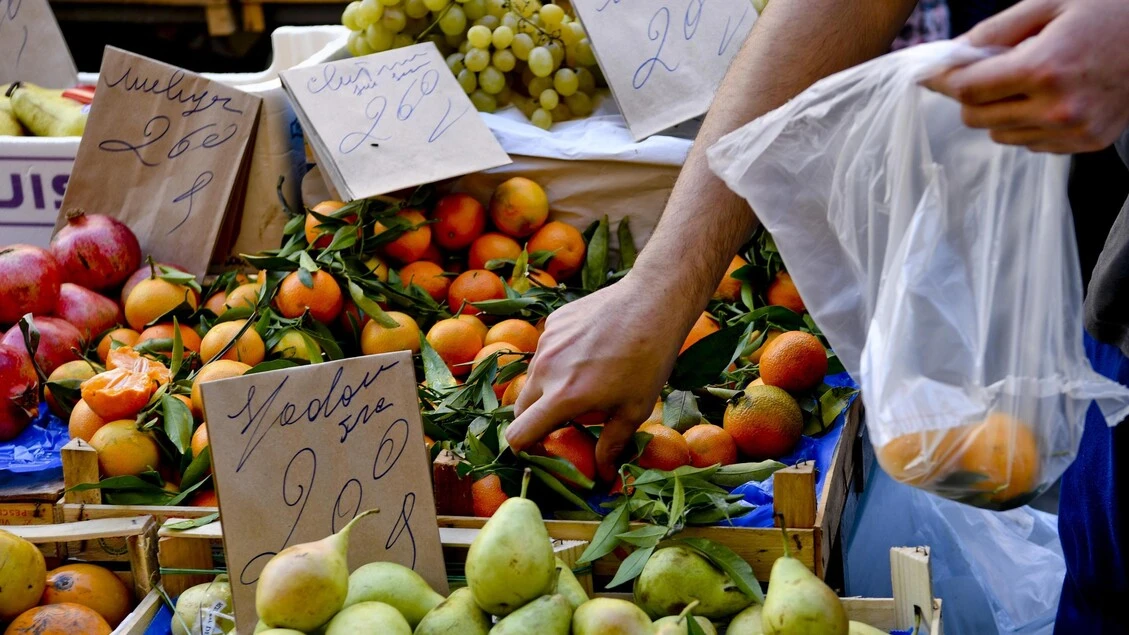 Istat, vendite al dettaglio a marzo +0,8% sul mese, +3,7% sull'anno