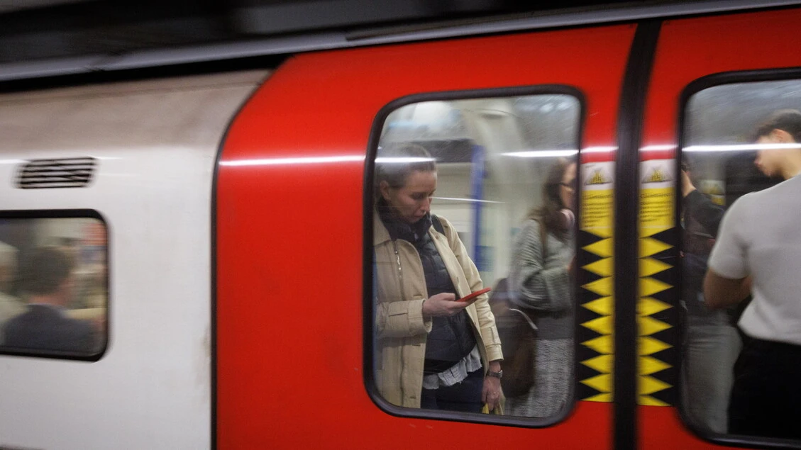 Sciopero paralizza la metropolitana di Londra, giornata di caos nei trasporti