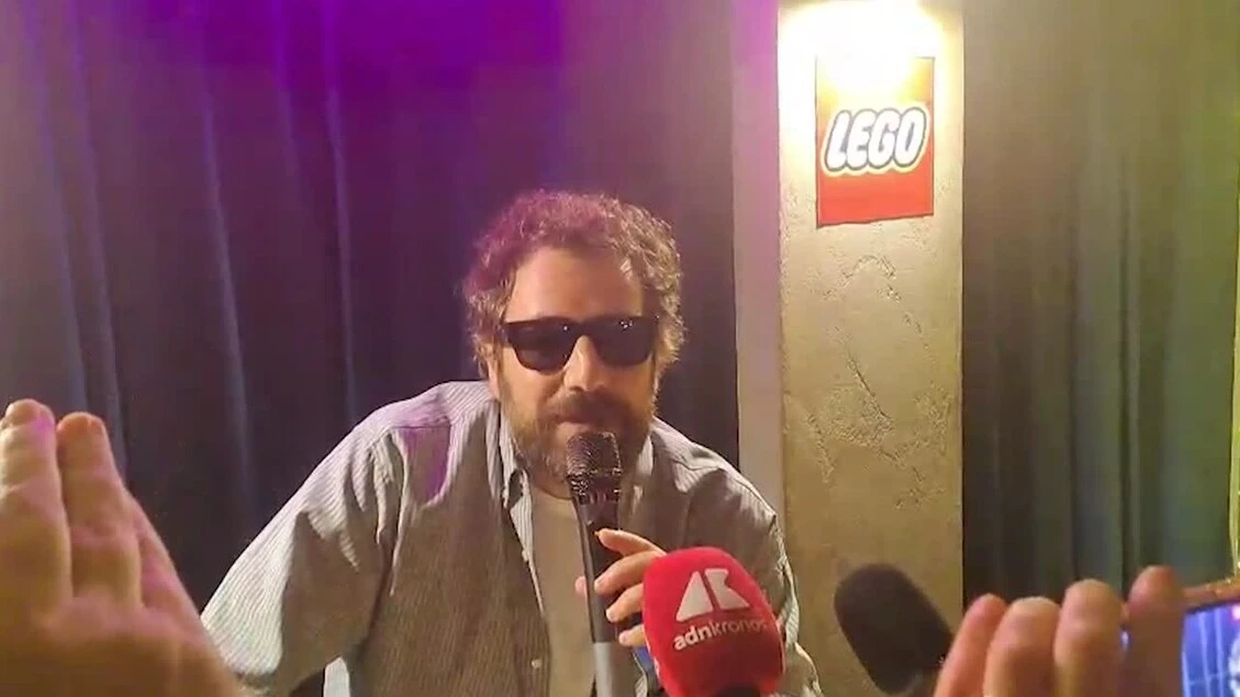 Tommaso Paradiso con 