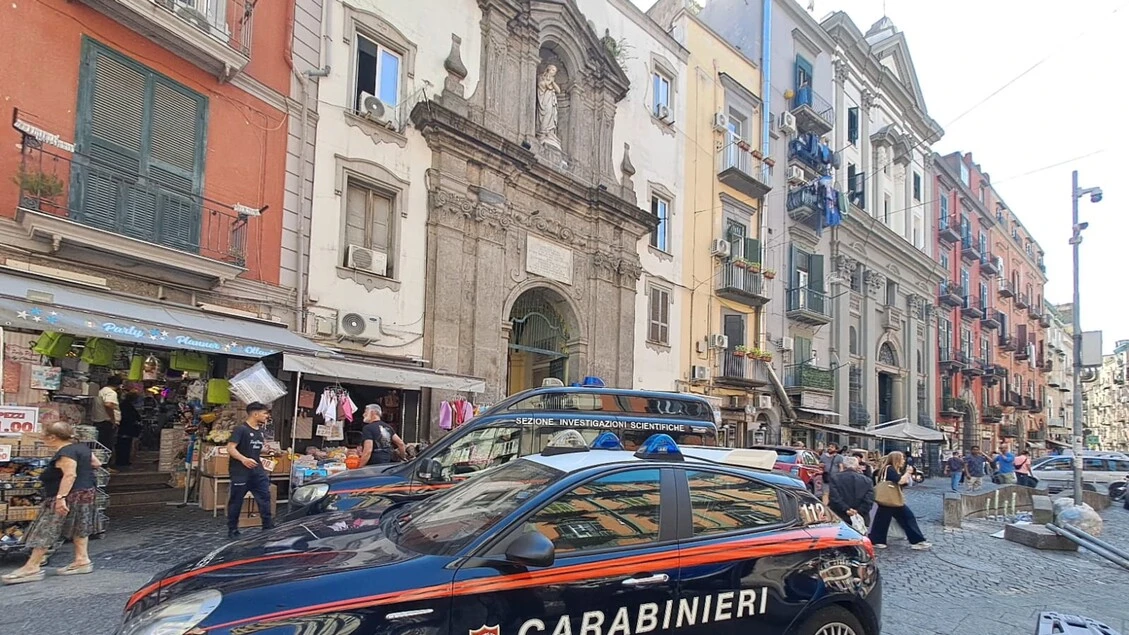 12enne accoltellato a Napoli, padre tenta di togliersi la vita