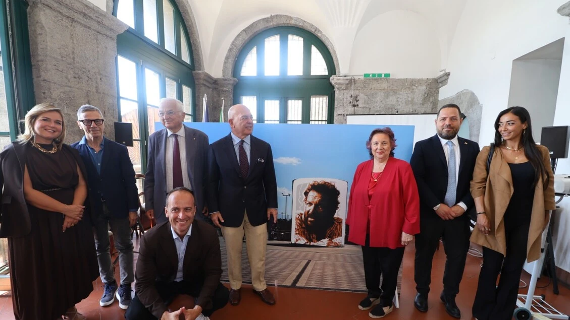 Al Centro Direzionale di Napoli un murale dedicato a Bud Spencer