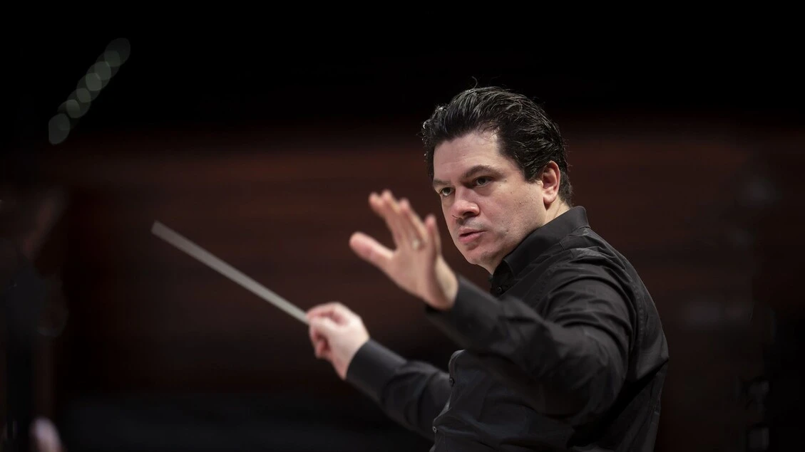 Cristian Măcelaru sul podio di Santa Cecilia per Gershwin e Ravel
