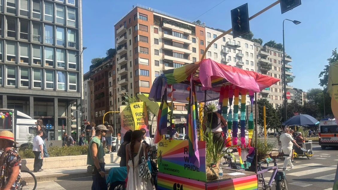 Al via il Pride a Milano, 'è troppo caldo, la data va rivista'