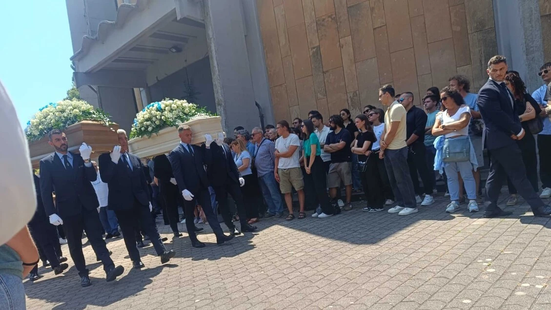 Maldive: terminate le esequie per Monica Montefalcone e Giorgia Sommacal