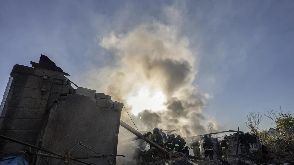Kiev, tre morti e diversi feriti in raid russi nell'est