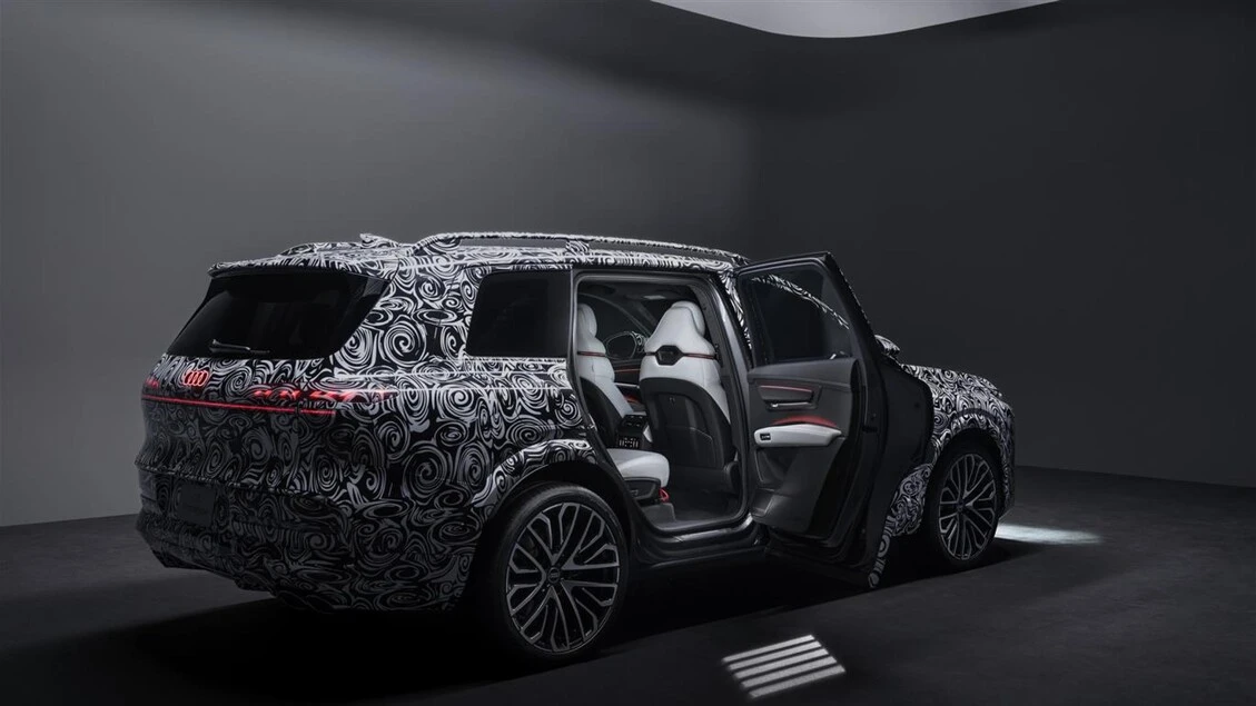 Audi Q9, abitacolo hi-tech per l'ammiraglia a ruote alte
