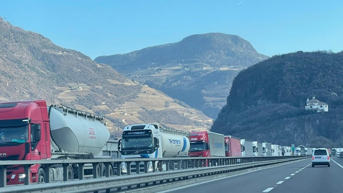 Hotspot Brennero, il triplo dei tir rispetto all'intera Svizzera