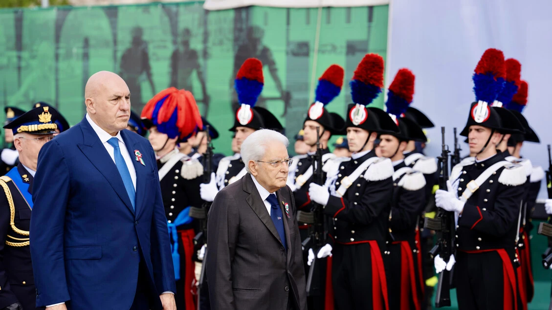2 giugno: Mattarella a Crosetto,forze armate ne rappresentano impeccabilmente spirito