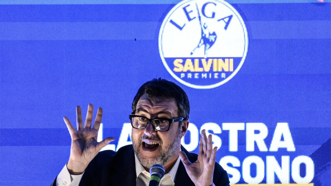 Salvini, la sinistra interrompe un incontro pubblico, intollerabile