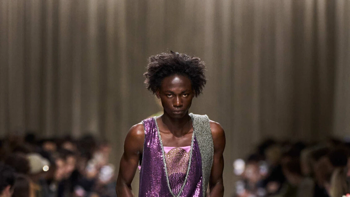 I moderni flaneur di Jonathan Anderson per Dior in passerella a Parigi