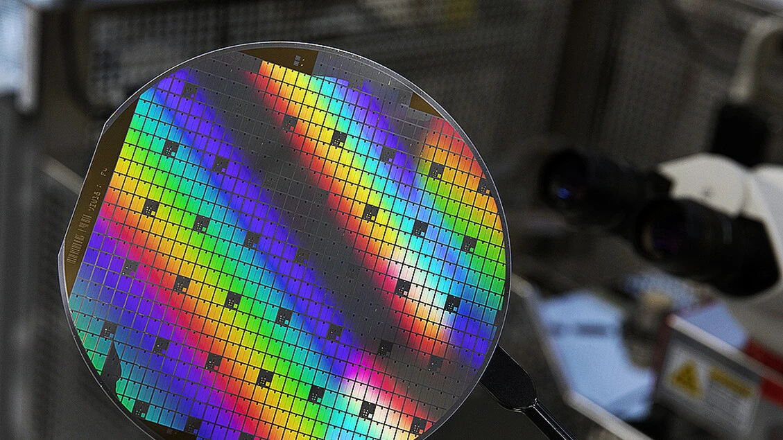 La crisi dei chip spinge al rialzo il prezzo degli smartphone