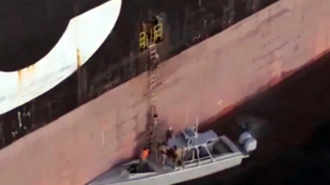 Pasdaran, 'sarà possibile il transito sicuro a Hormuz con la fine delle minacce'