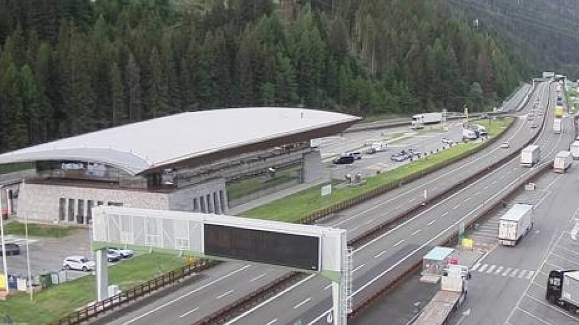 Traffico scorrevole prima del blocco totale del Brennero