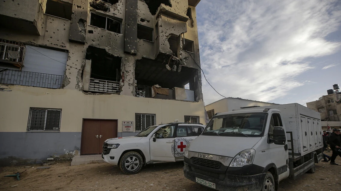 Media, '9 morti in attacchi a Gaza, tra cui 3 minori'