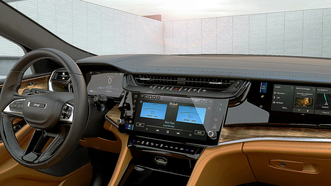 Premio 2026 Wards 10 Best Interiors & UX evidenzia ritorno ai comandi analogici