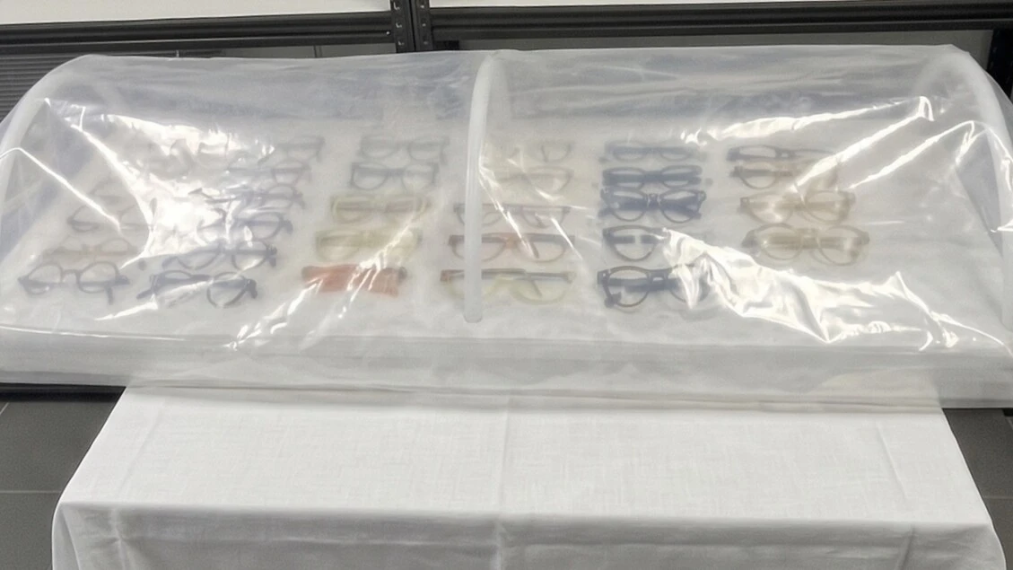 Certottica testa su occhiali soluzioni anti-degrado usate per le mummie