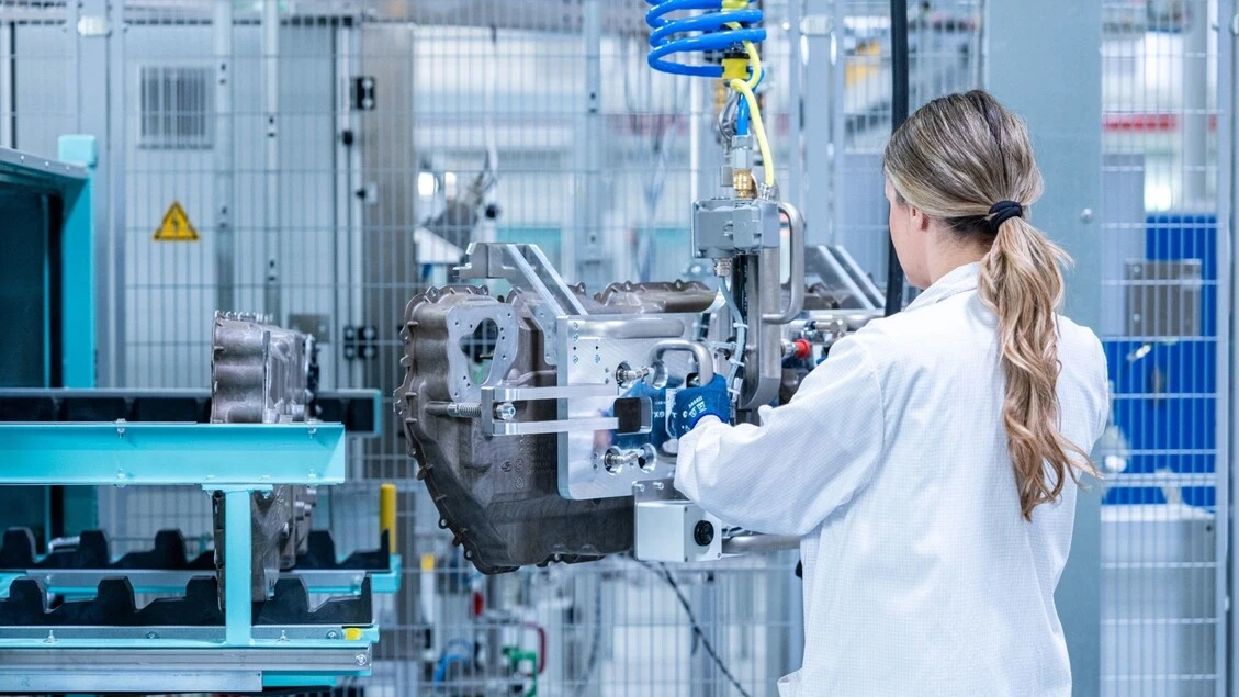 Bmw avvia la produzione dell'Energy Master per la iX5 Hydrogen