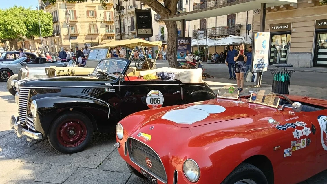 Giro di Sicilia, auto d'epoca lasciano Palermo, passeranno da Capaci e Partinico