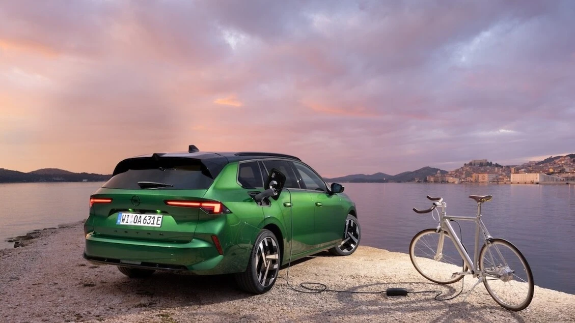 Con nuova Opel Astra Electric si ricaricano le e-bike