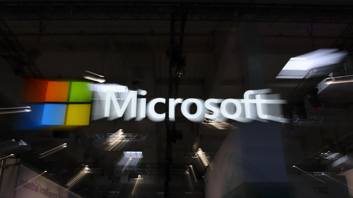 Microsoft lancia Project Solara e sfida l'ecosistema di Google e OpenAI