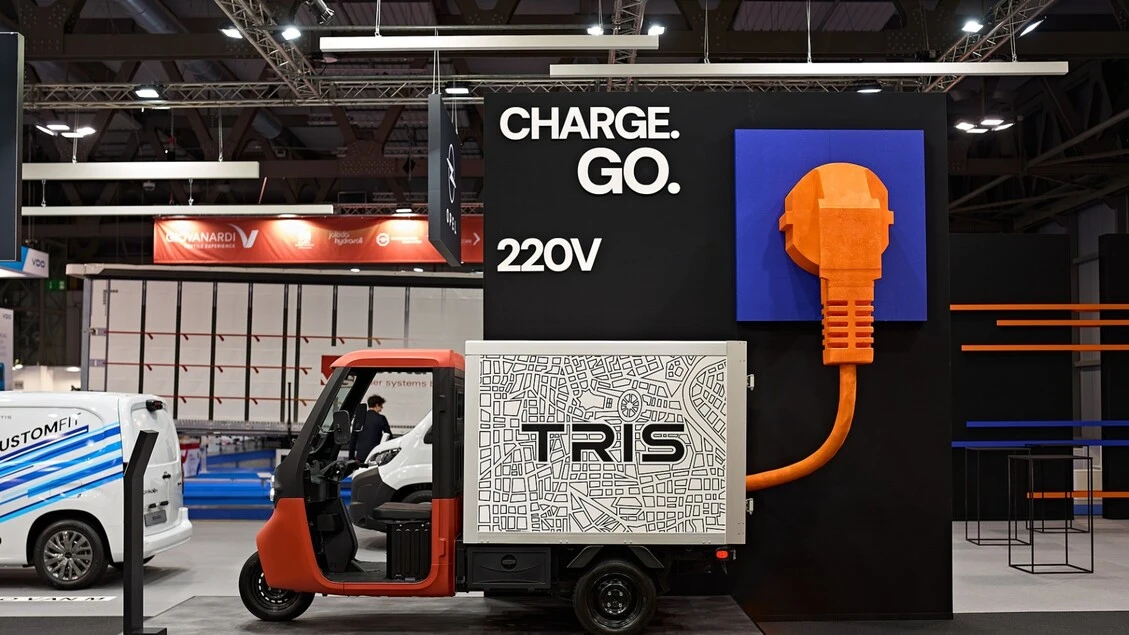 Stellantis Pro One presenta il nuovo TRIS elettrico al Transpotec Logitec