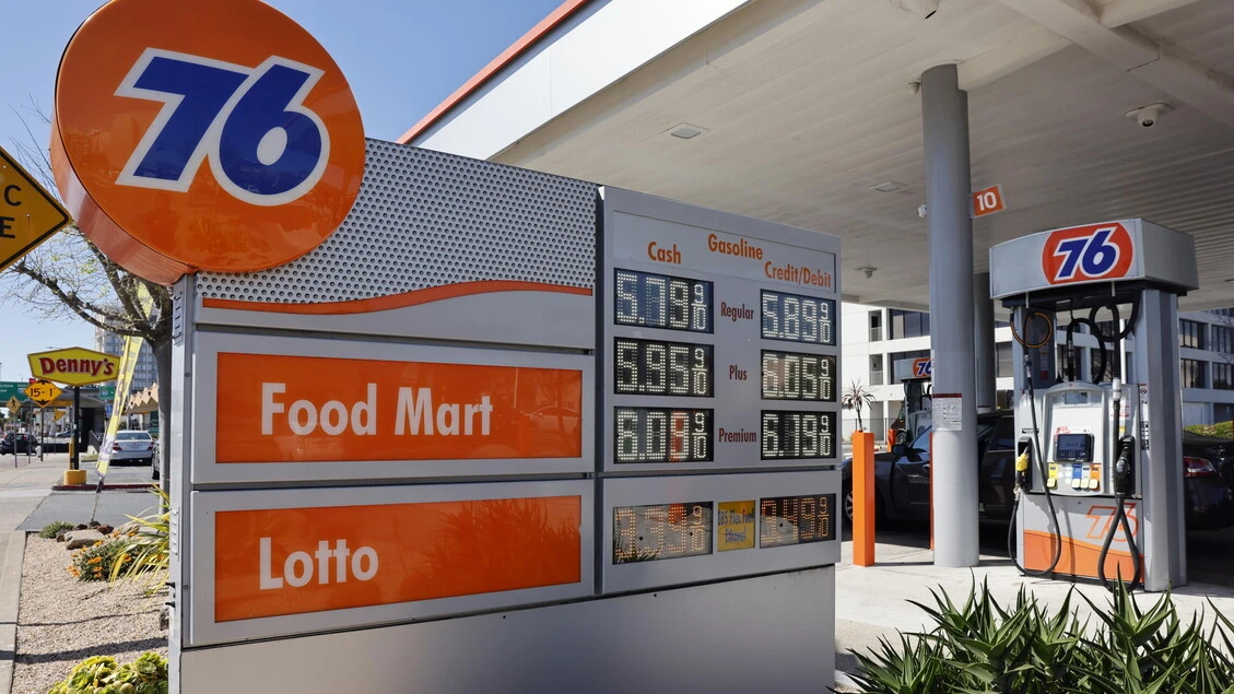 Usa: Trump, 'toglierò la tassa sulla benzina per un certo periodo'
