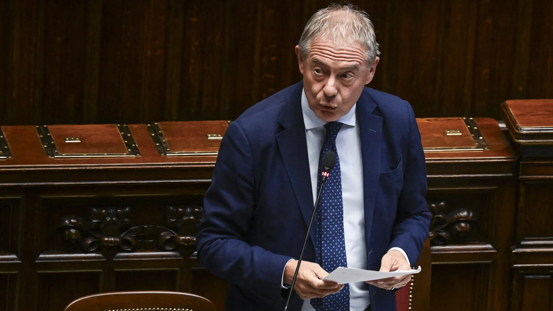 Urso, convocato società energetiche perché adeguino prezzi carburanti