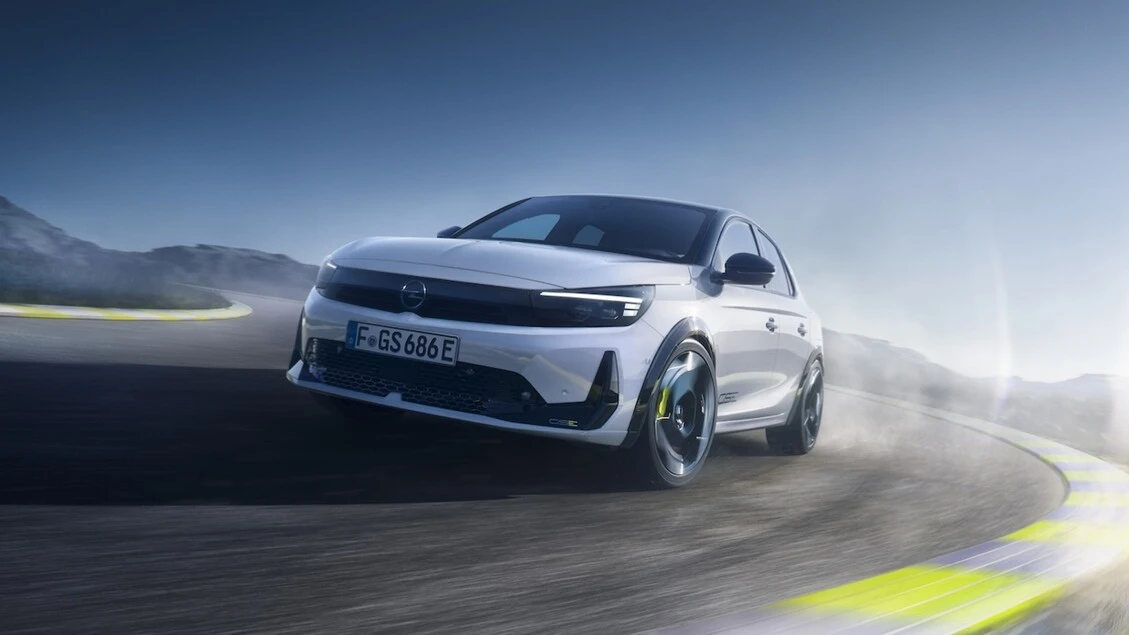 Opel, ecco le prime foto ufficiali della nuova Corsa GSE