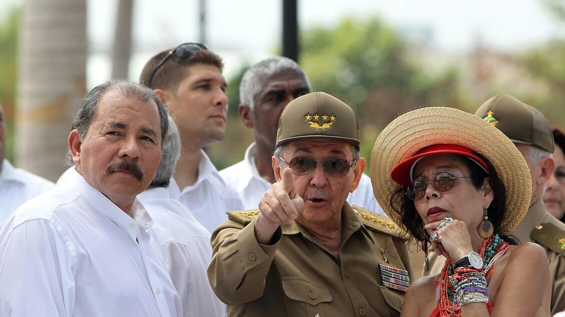 Ortega e Murillo difendono Raúl Castro dopo le accuse Usa