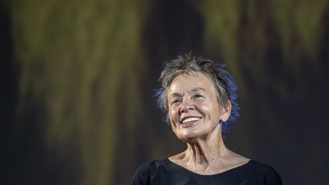 Laurie Anderson, oggi la parola è lo strumento più temuto