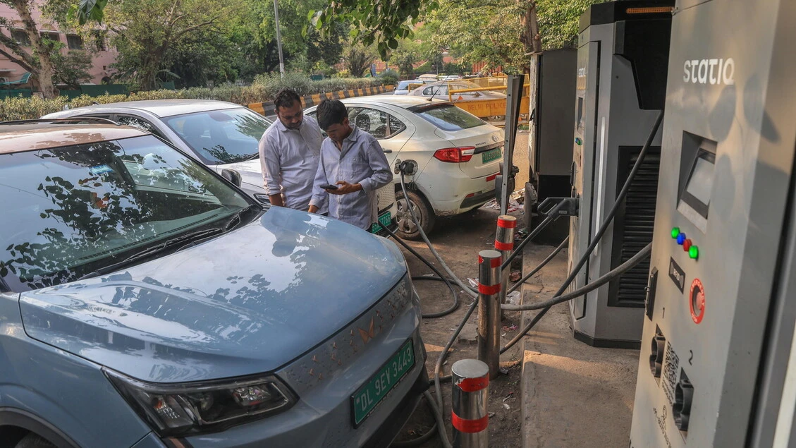 Media, 'Delhi approva programma per i veicoli elettrici'