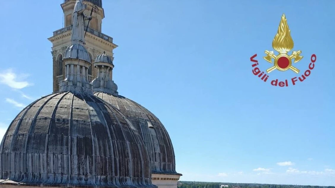 Il maltempo sposta le tegole a Santa Giustina, intervengono i pompieri
