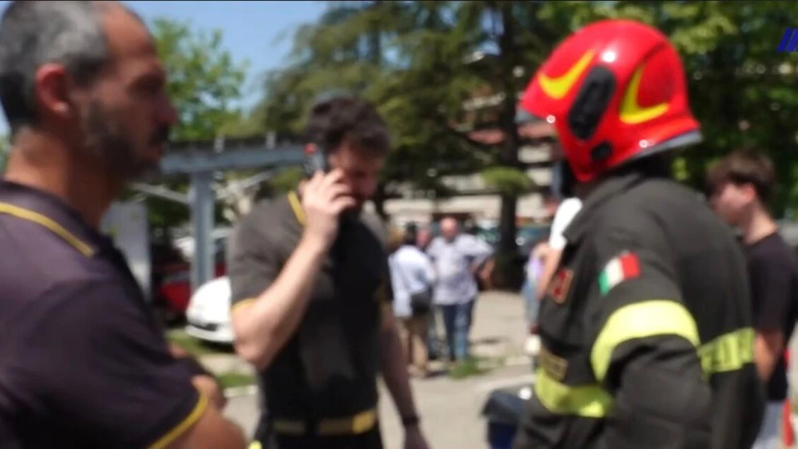 Spray al peperoncino in scuola di Arezzo, 10 intossicati lievi