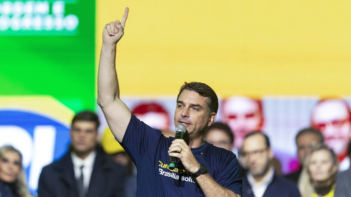 Brasile: Flávio Bolsonaro denuncia Lula alla Corte Suprema