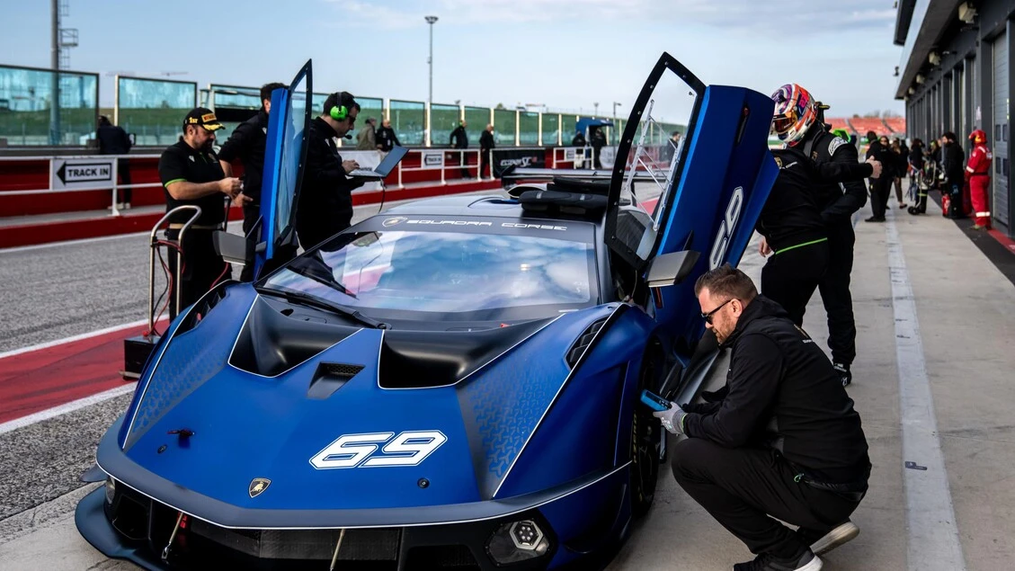 Lamborghini Essenza SCV12, quattro tappe nel calendario 2026