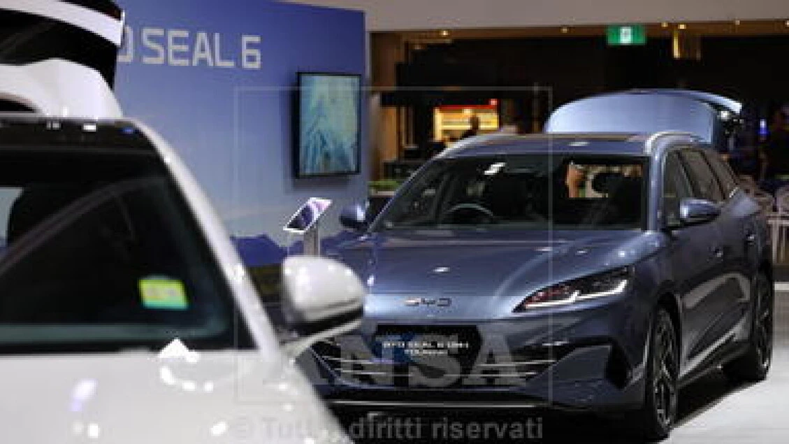 Cresce la fiducia nelle auto cinesi, tre giovani su quattro pronti all'acquisto
