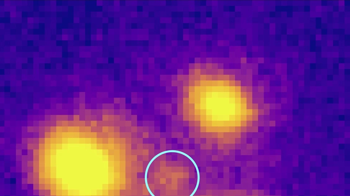 Una galassia di 8 miliardi di anni fa sfida le teorie astrofisiche