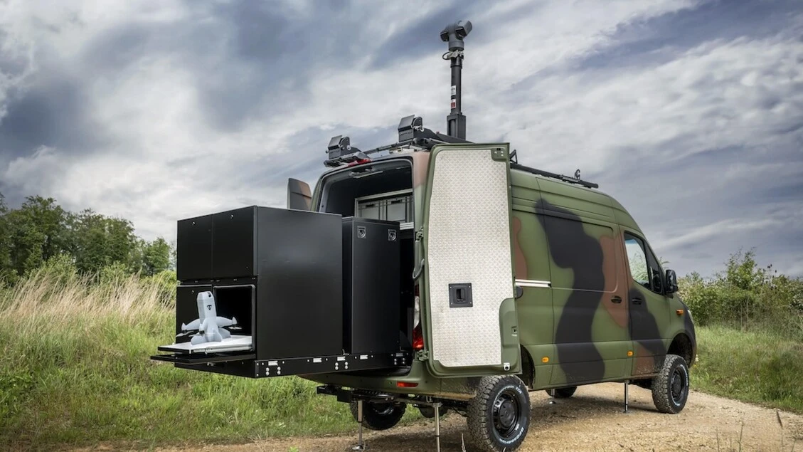 Nuove versioni militari per Classe G, Sprinter diventa un porta droni