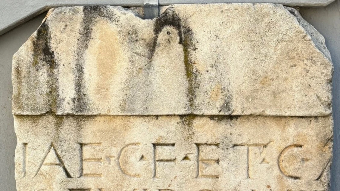 Recuperata e restituita allo Stato una stele funeraria romana