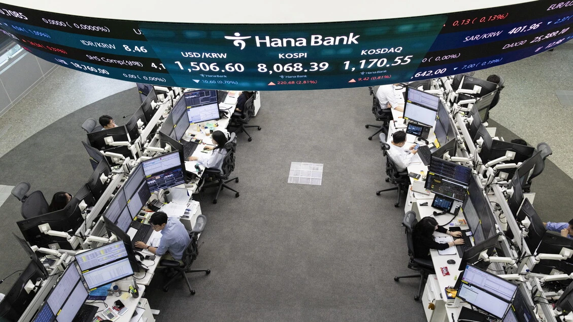 Borsa: l'Asia chiude in calo, timori per investimenti sull'Ia
