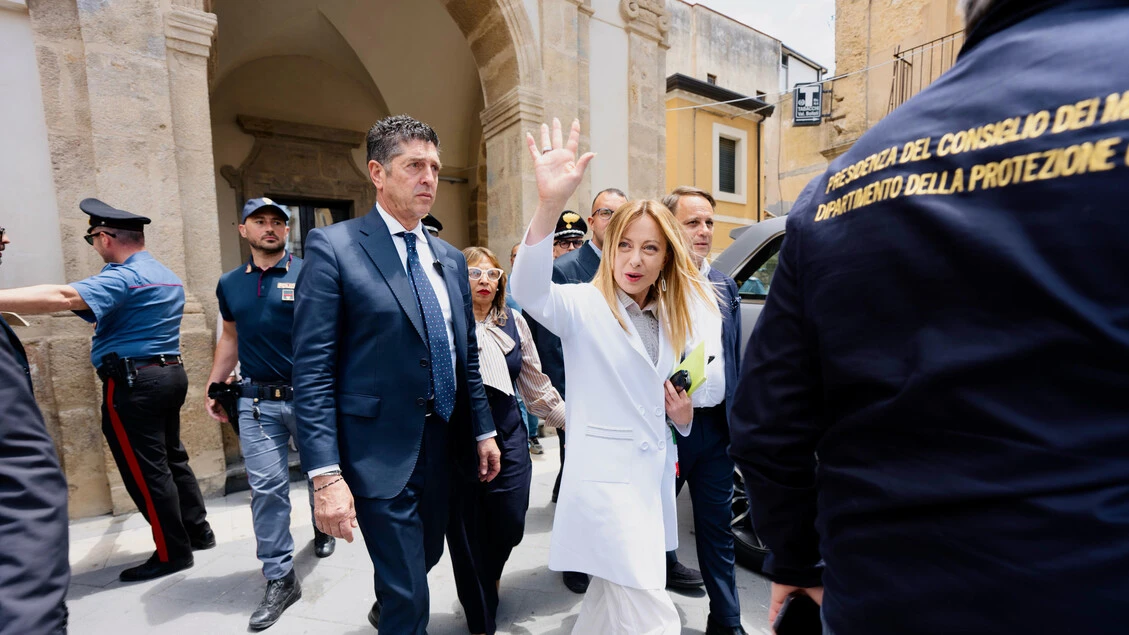 Sciolti i consigli comunali di Sarno e Torre Annunziata
