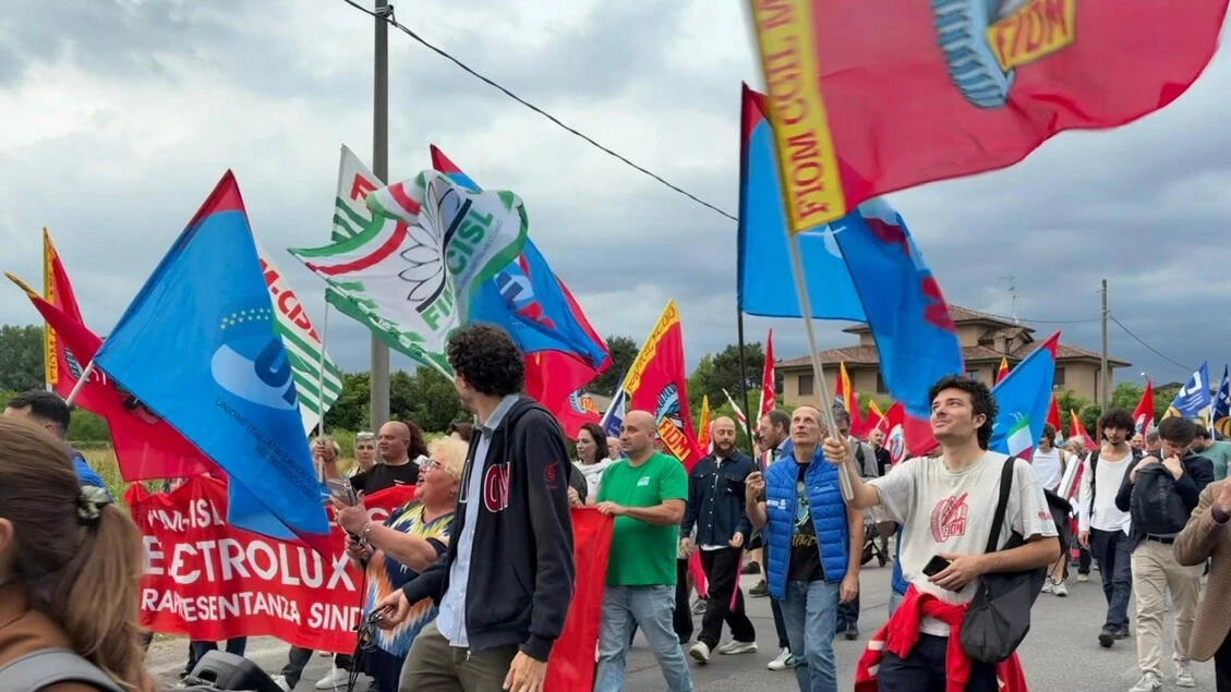 Electrolux: a Solaro la comunità si mobilita a sostegno dei lavoratori