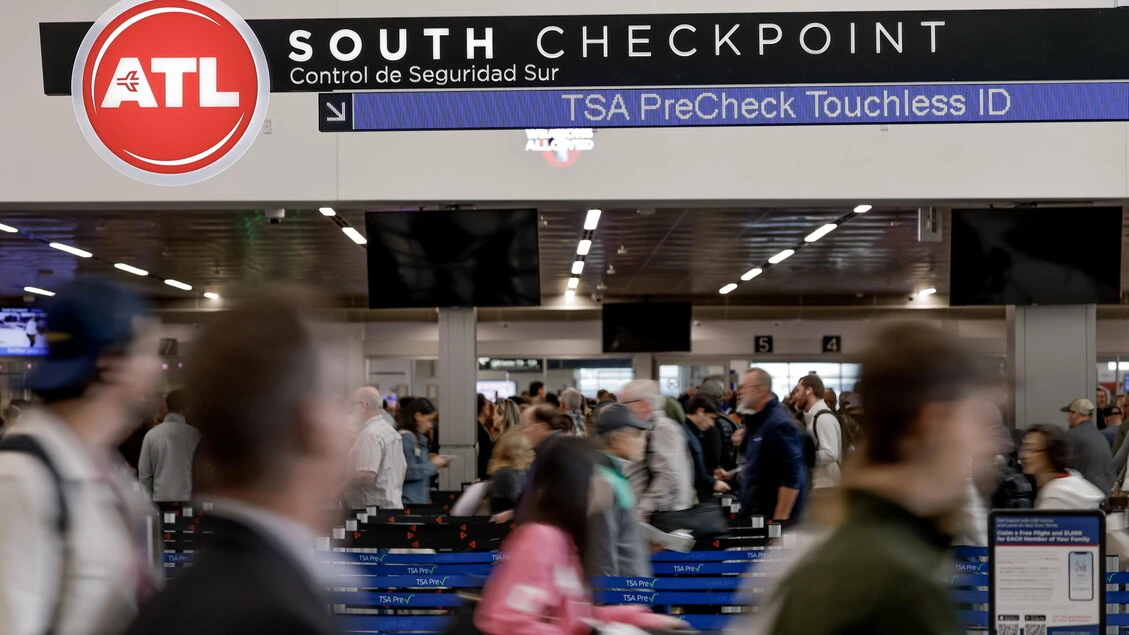 Gli Usa annunciano controlli rafforzati contro l'Ebola all'aeroporto di Atlanta