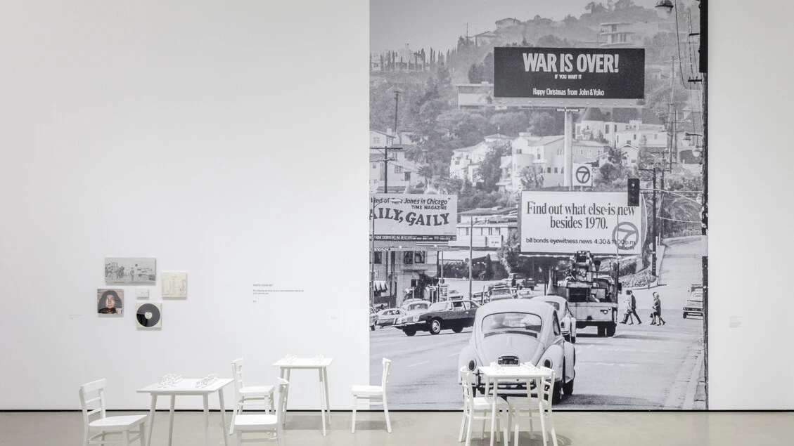 Los Angeles abbraccia Yoko Ono, opere e performance in mostra al Broad