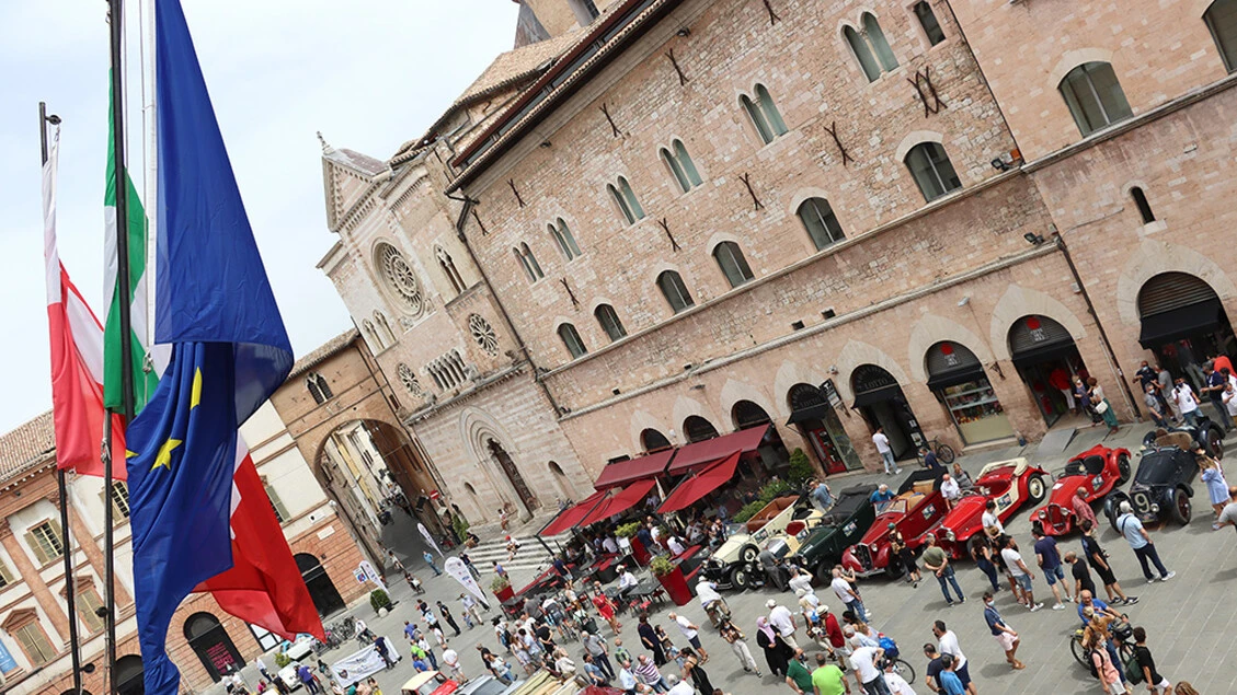 ASI Circuito Tricolore, torna la Coppa della Perugina tra borghi e auto storiche