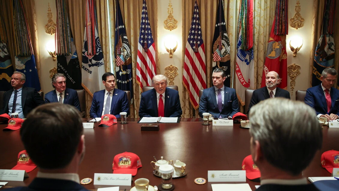 Trump, riunione nella Situation Room per decidere sull'Iran