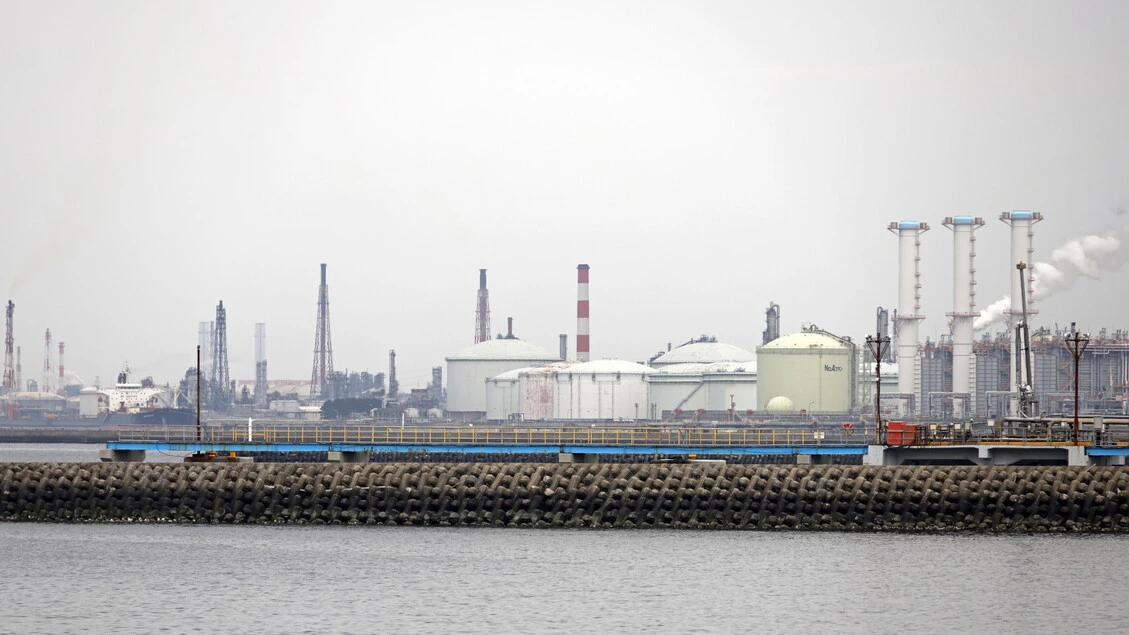Petrolio ancora in calo, Brent a 97,91 dollari