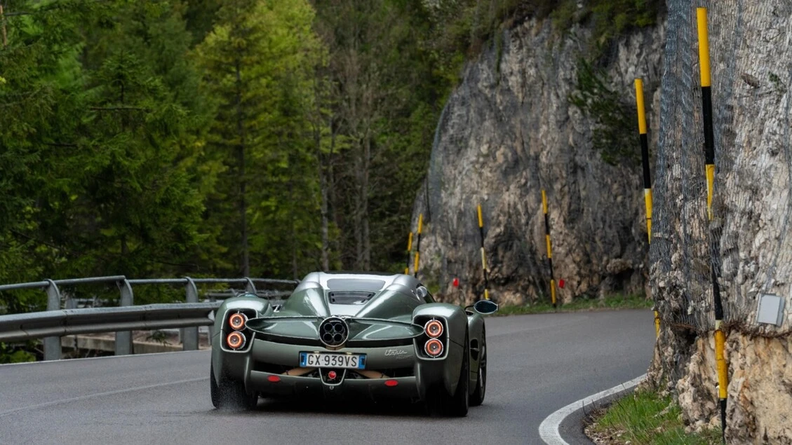 Pagani Utopia Roadster, 1500 km percorsi con i pneumatici Pirelli Cyber Tyre